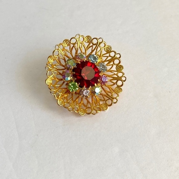 Vintage Red Aurora Borealis Crystal Brooch Pin - Picture 3 of 8